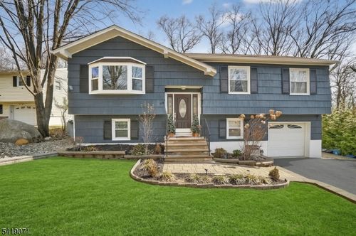 116 Star Lake Rd, Bloomingdale, NJ, 07403-1209 | Card Image