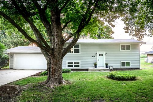 502 East St, Hudson, IL, 61748-9041 | Card Image