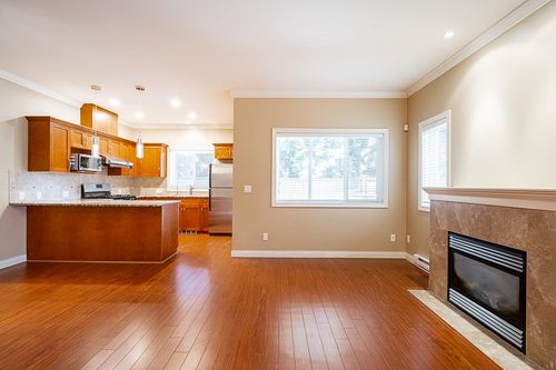 11-8311 No 2 Rd, Richmond, BC, V7C3M2 | Card Image