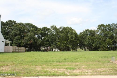 110 Cape Town Ave, Youngsville, LA, 70592-6871 | Card Image