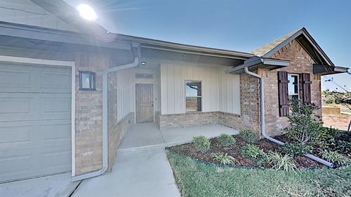 7069 Hidden Trail Ln, Warr Acres, OK, 73132-5844 | Card Image