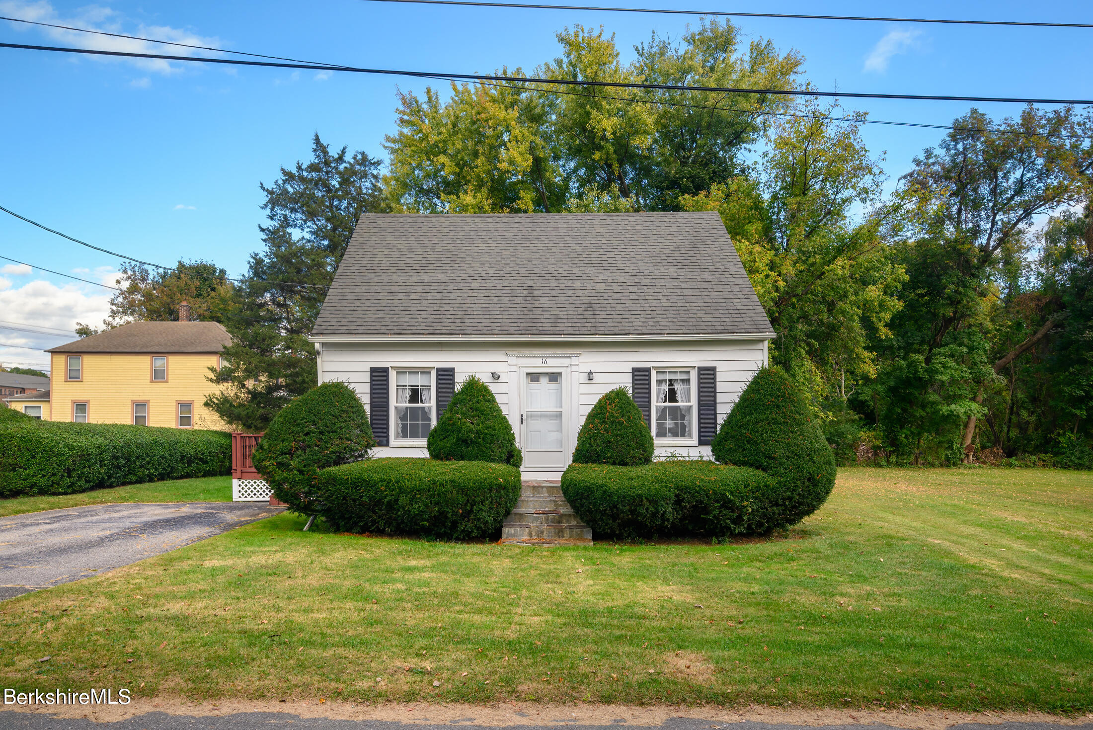 Harding Ave, North Adams, MA 01247