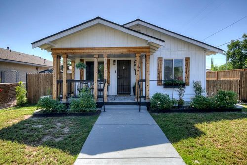 601 I St, Sanger, CA, 93657-2529 | Card Image