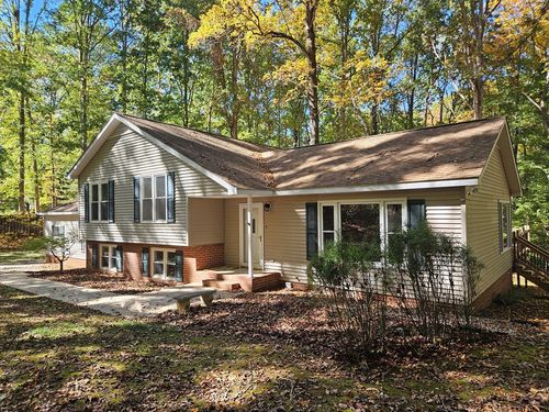 1503 Shields Cir, Farmville, VA, 23901-2558 | Card Image