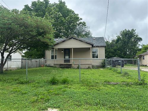 542 S Oak St, Nevada, MO, 64772-3530 | Card Image