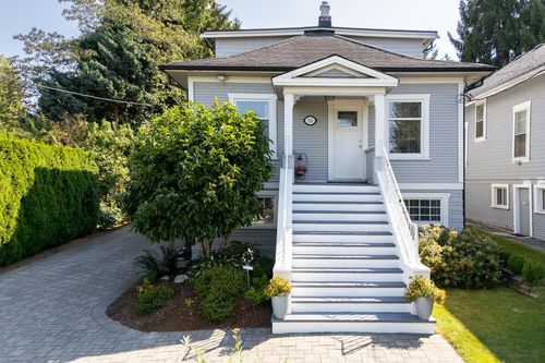 234 8th Ave, New Westminster, BC, V3L1Y2 | Card Image