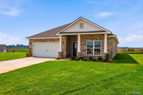 111 Berry Blossom Dr, Toney, AL, 35773-4200 | Card Image