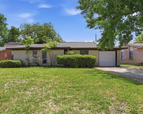 5242 Grace Point Ln, Houston, TX, 77048-1723 | Card Image