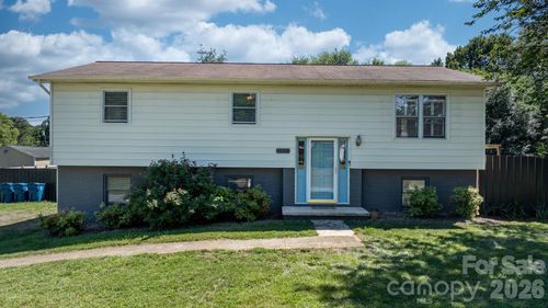 5208 W Piedmont Cir, Conover, NC, 28613-9754 | Card Image