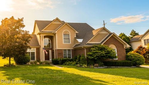 6794 Woodcrest Dr, Troy, MI, 48098-6526 | Card Image
