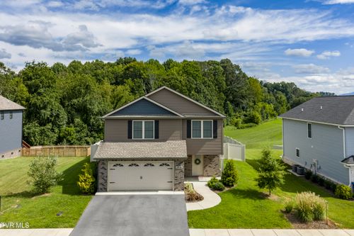 1048 Riddle Rdg, Jonesborough, TN, 37659-5046 | Card Image
