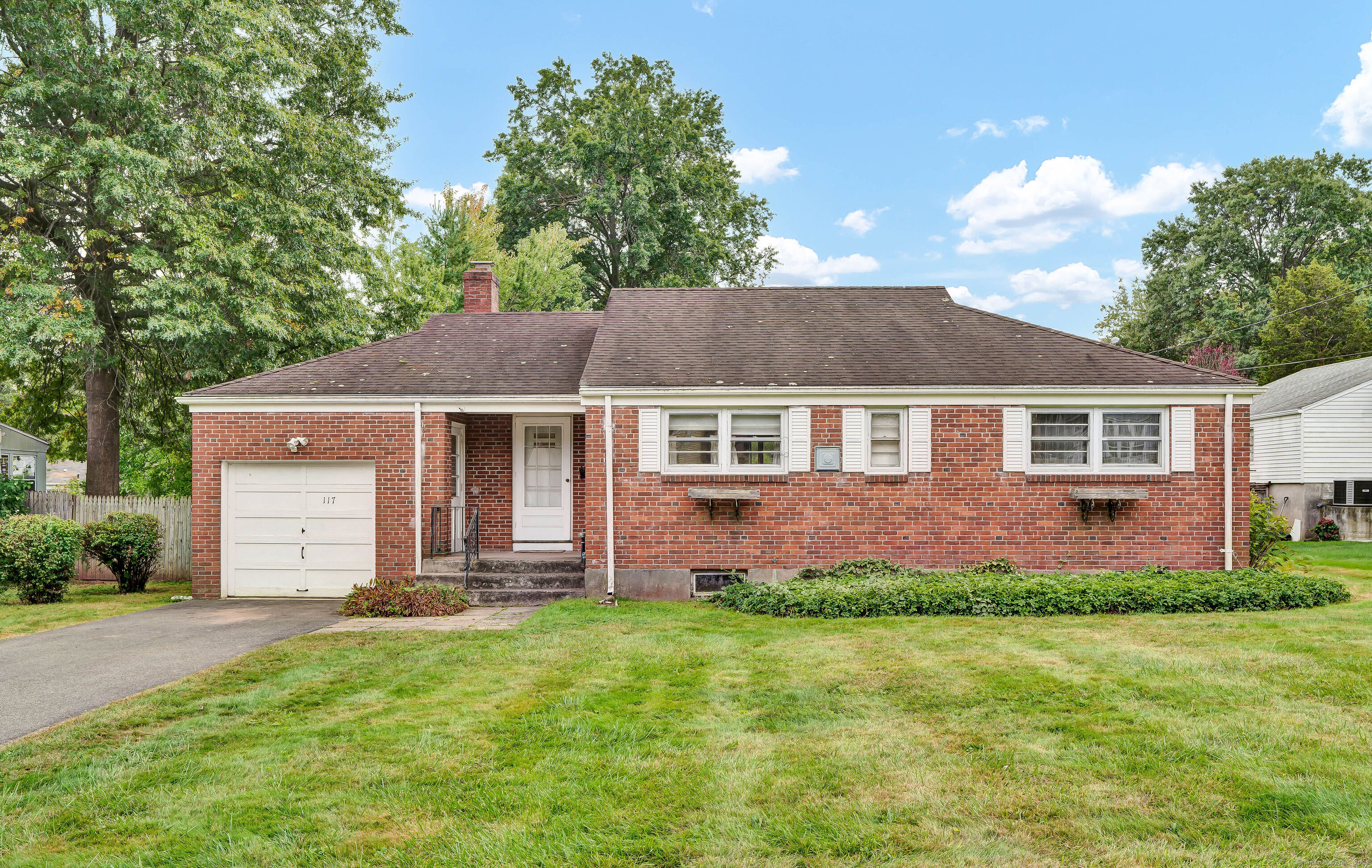 Gilbert Rd, Newington, CT 06111