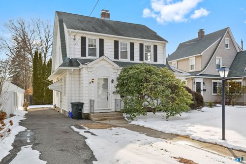 327 Meadowbrook Rd, Fairfield, CT, 06824-5239 | Card Image