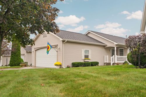 2084 Landview Dr, Traverse City, MI, 49686-8825 | Card Image