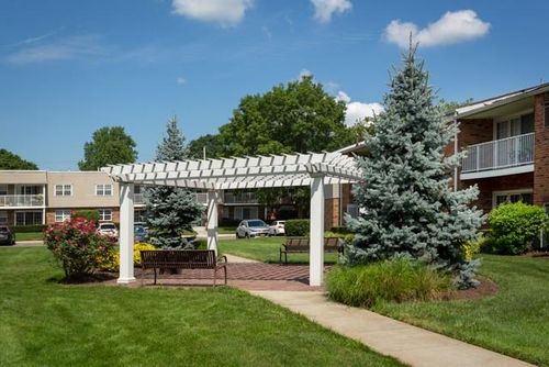 apt-74-50 Westwood Dr, Westbury, NY, 11590-1611 | Card Image
