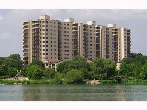 apt-8c4-40 N Interstate 35, Austin, TX, 78701-4363 | Card Image