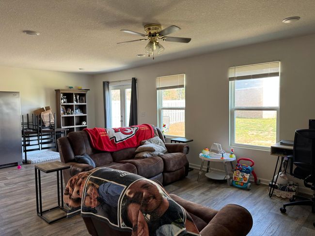 Family Room | Image 6