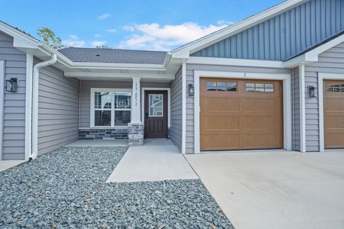 113 Eiche Dr, Slinger, WI, 53086-9208 | Card Image