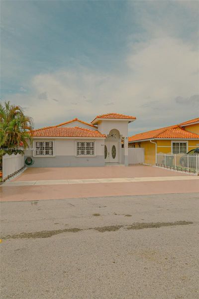 7014 W 30th Ln, House other with 3 bedrooms, 2 bathrooms and null parking in Hialeah FL | Image 2