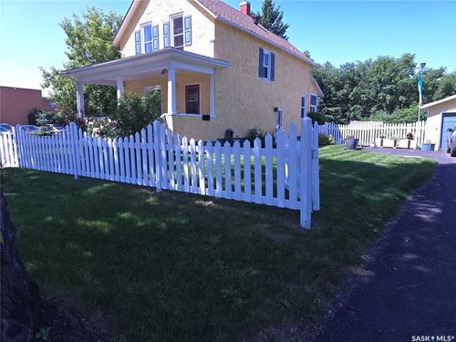 36 21st St E, Prince Albert, SK, S6V1L8 | Card Image