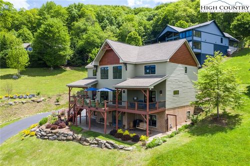 202 King Lucious Ln, Banner Elk, NC, 28604-5607 | Card Image