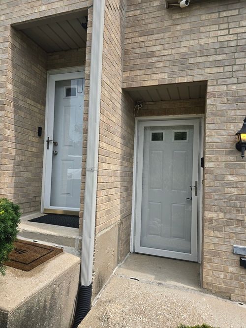 5-5 Cliffside Circle Dr, Willow Springs, IL, 60480-1396 | Card Image