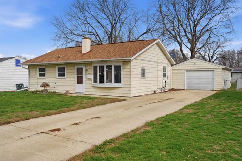 2008 E 6th St, Sterling, IL, 61081-2751 | Card Image