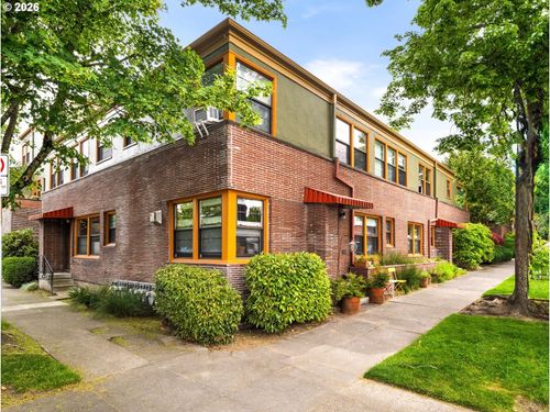 2-2025 Se Caruthers St, Portland, OR, 97214-5465 | Card Image