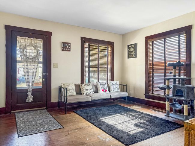 Living Room | Image 10