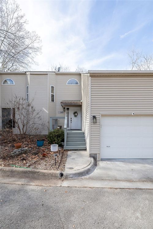 2411 N Bronze Tree Dr, Fayetteville, AR, 72703-3402 | Card Image