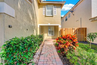 4013 Nw 63rd St, House other with 5 bedrooms, 2 bathrooms and null parking in Coconut Creek FL | Image 3