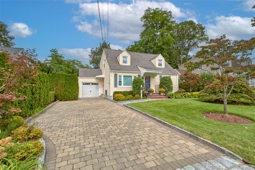 15 Maywood Ave, Rye Brook, NY, 10573-2401 | Card Image