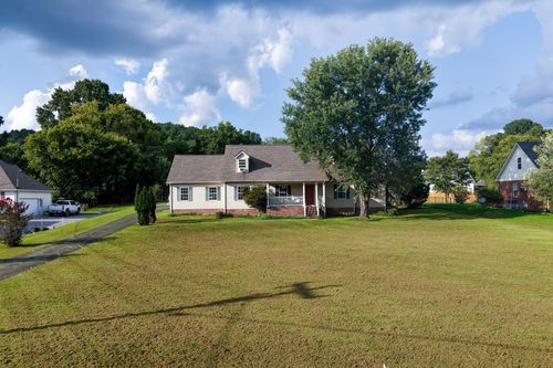 217 Amanda Dr, Bell Buckle, TN, 37020-4348 | Card Image