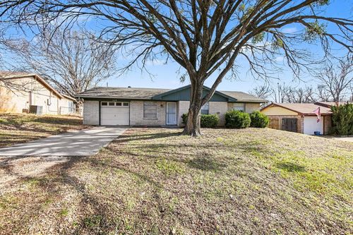229 Mountain View Dr, Azle, TX, 76020-4405 | Card Image