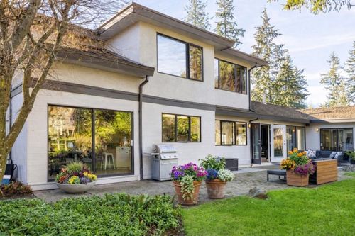 4198 Sunset Boulevard, North Vancouver, BC, V7R3Y9 | Card Image