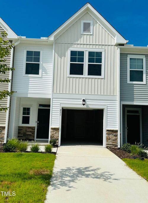 231 Paramount Dr, Smithfield, NC, 27577-3555 | Card Image