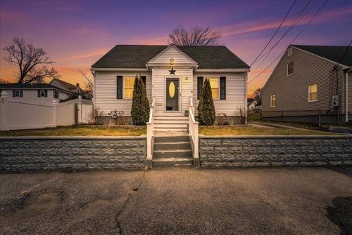 11 Lincoln St, Manchester, NH, 03103-5107 | Card Image