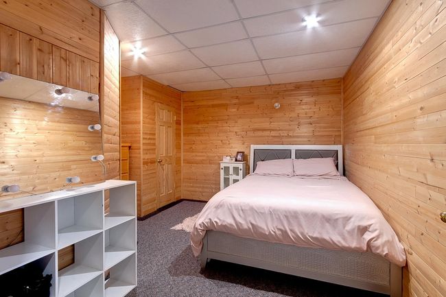 Lower Level bedroom/office does not have a window | Image 45