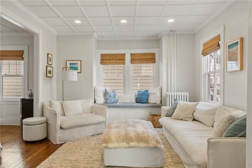 35 Hall Ave, Newport, RI, 02840-2142 | Card Image