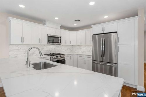 20 Zazzetti St, Waldwick, NJ, 07463-1619 | Card Image