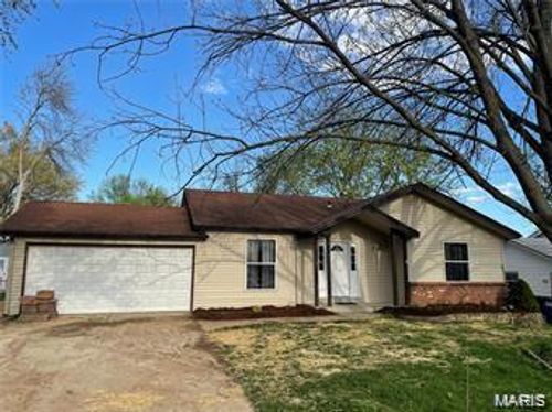 1416 Saint Theresa Ln, Saint Charles, MO, 63304-6729 | Card Image