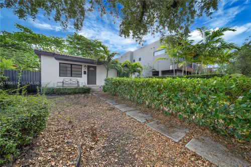 3033 Hibiscus St, Miami, FL, 33133-4340 | Card Image
