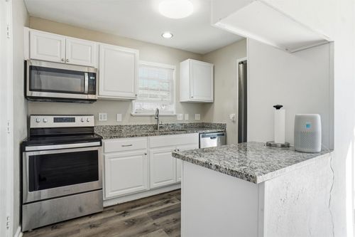 5544 Dunson Dr, Haltom City, TX, 76148-4020 | Card Image