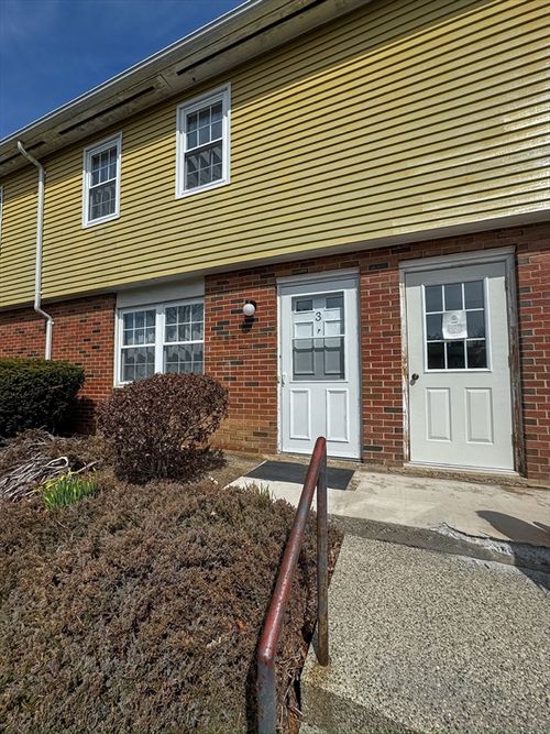 apt-3-252 West St, Amherst, MA, 01002-2966 | Card Image