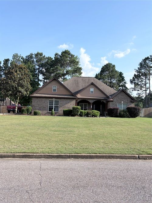452 Southern Hills Dr, Wetumpka, AL, 36093-2879 | Card Image