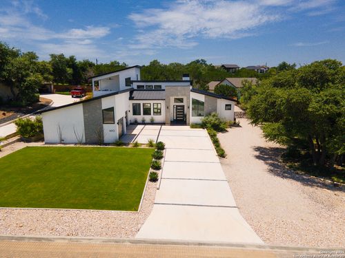 690 Kings Point Dr, Canyon Lake, TX, 78133-3232 | Card Image