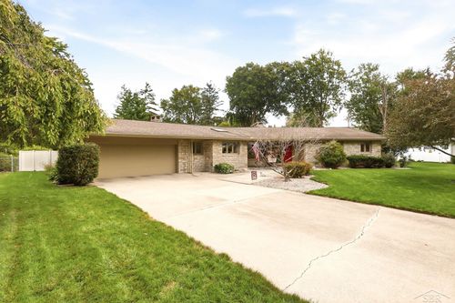 810 Fairway Drive, Saginaw Charter Township, MI, 48638 | Card Image
