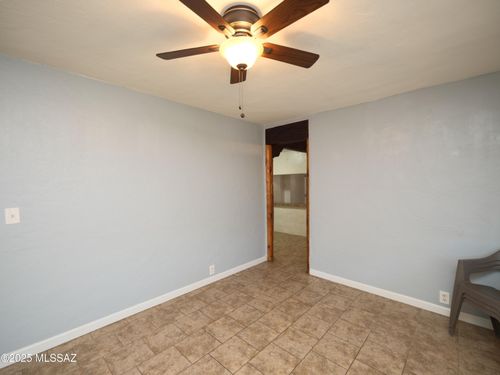 2207 S Hemlock Stra, Tucson, AZ, 85713-4106 | Card Image