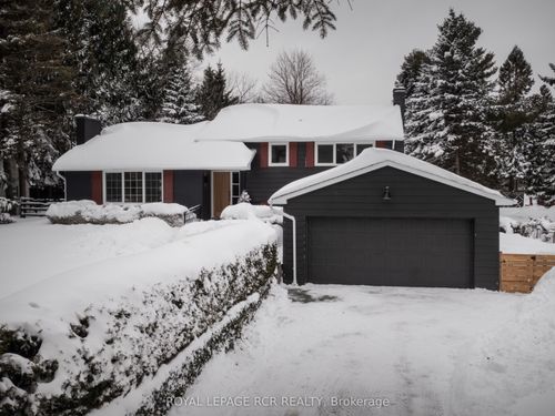 922 The Grange Side Rd, Terra Cotta, ON, L7K1G5 | Card Image