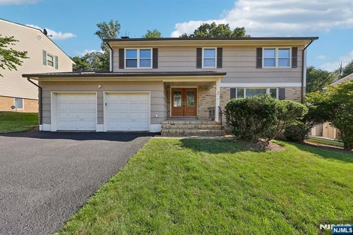 44 Leonhard Dr, Haledon, NJ, 07508-1756 | Card Image